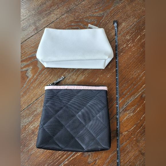 New Mary Kay & Elemis Cosmetic Bags - Picture 4 of 6